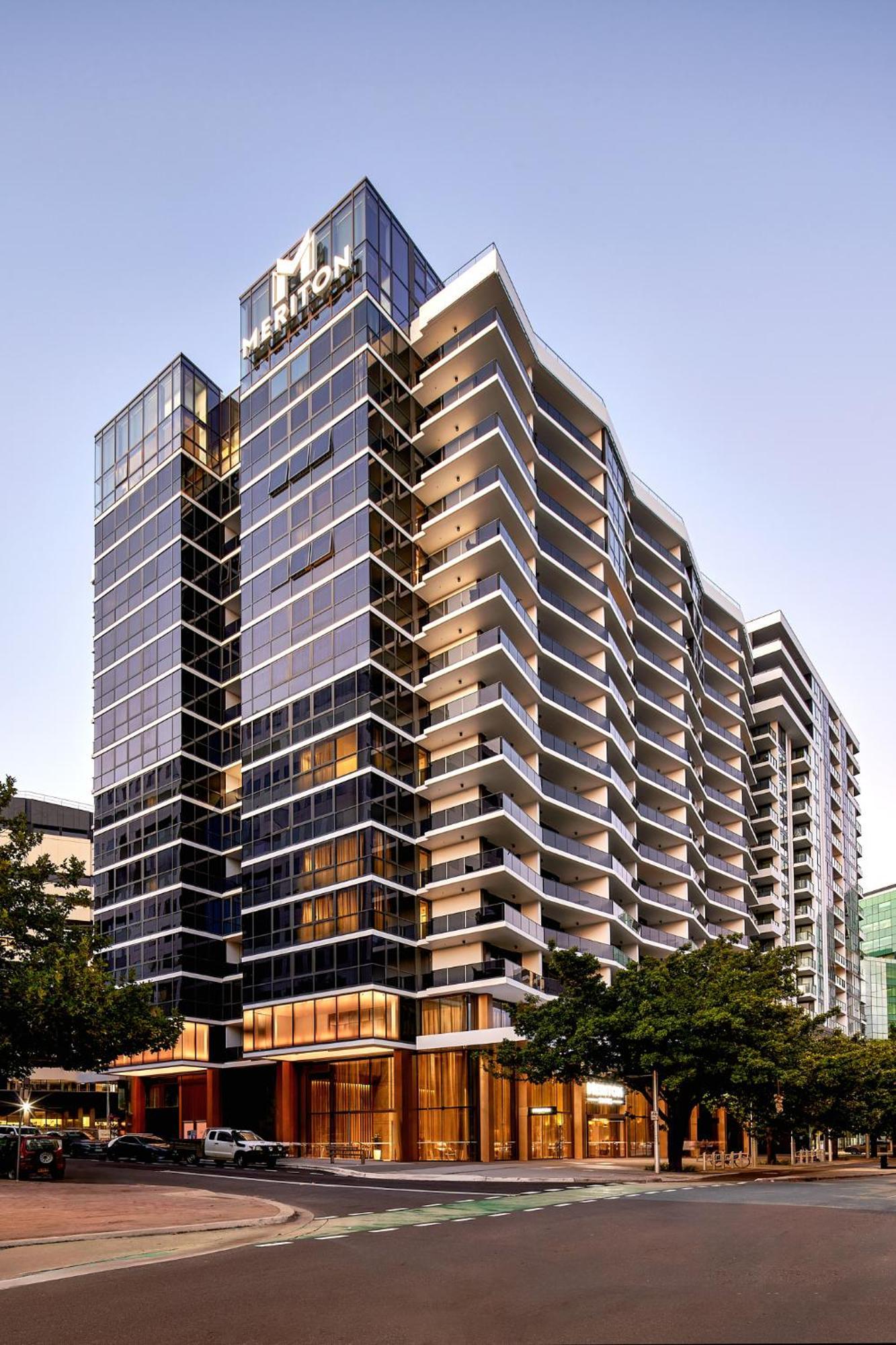 Meriton Suites キャンベラ エクステリア 写真 The completed building