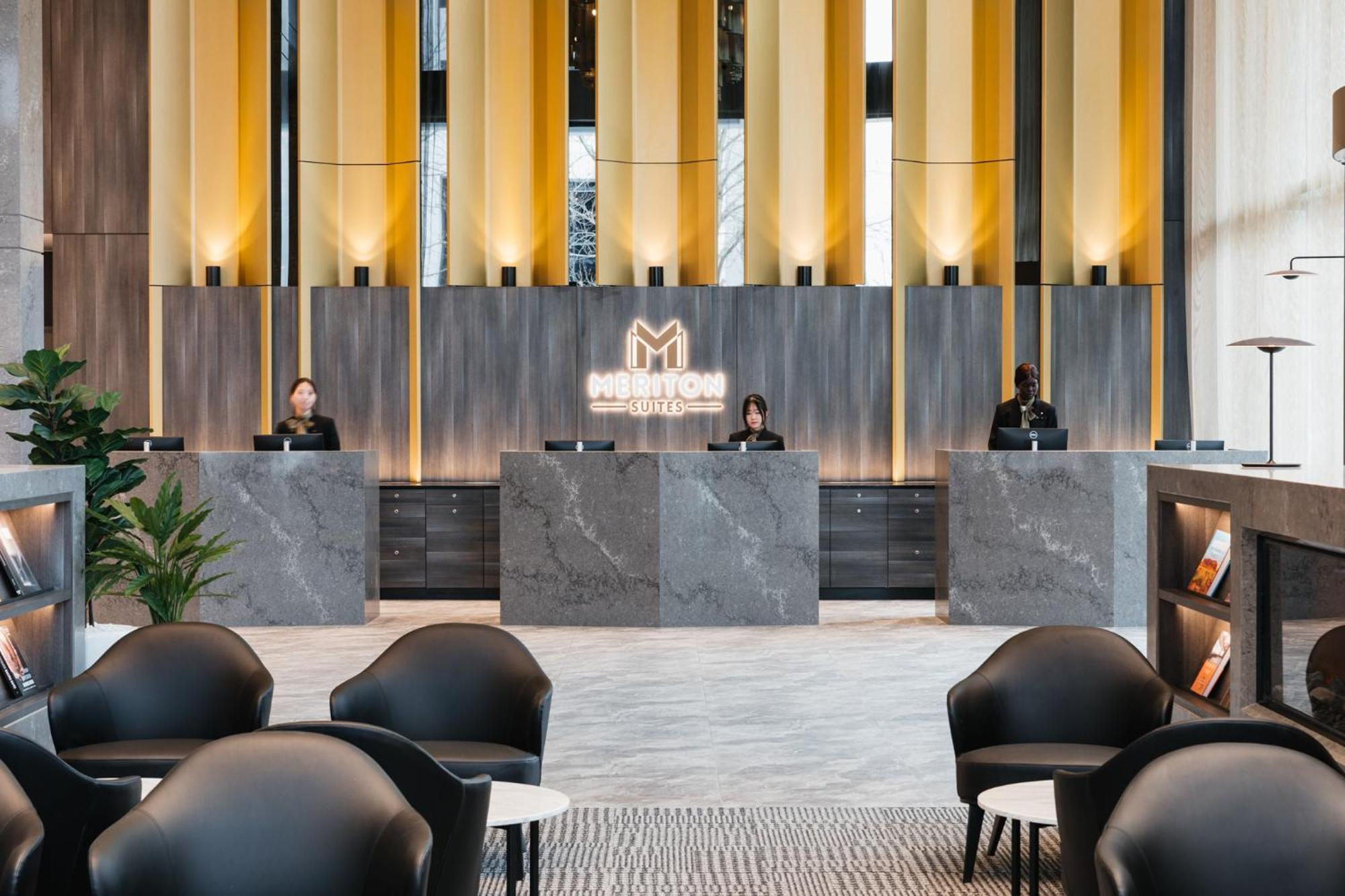 Meriton Suites キャンベラ エクステリア 写真