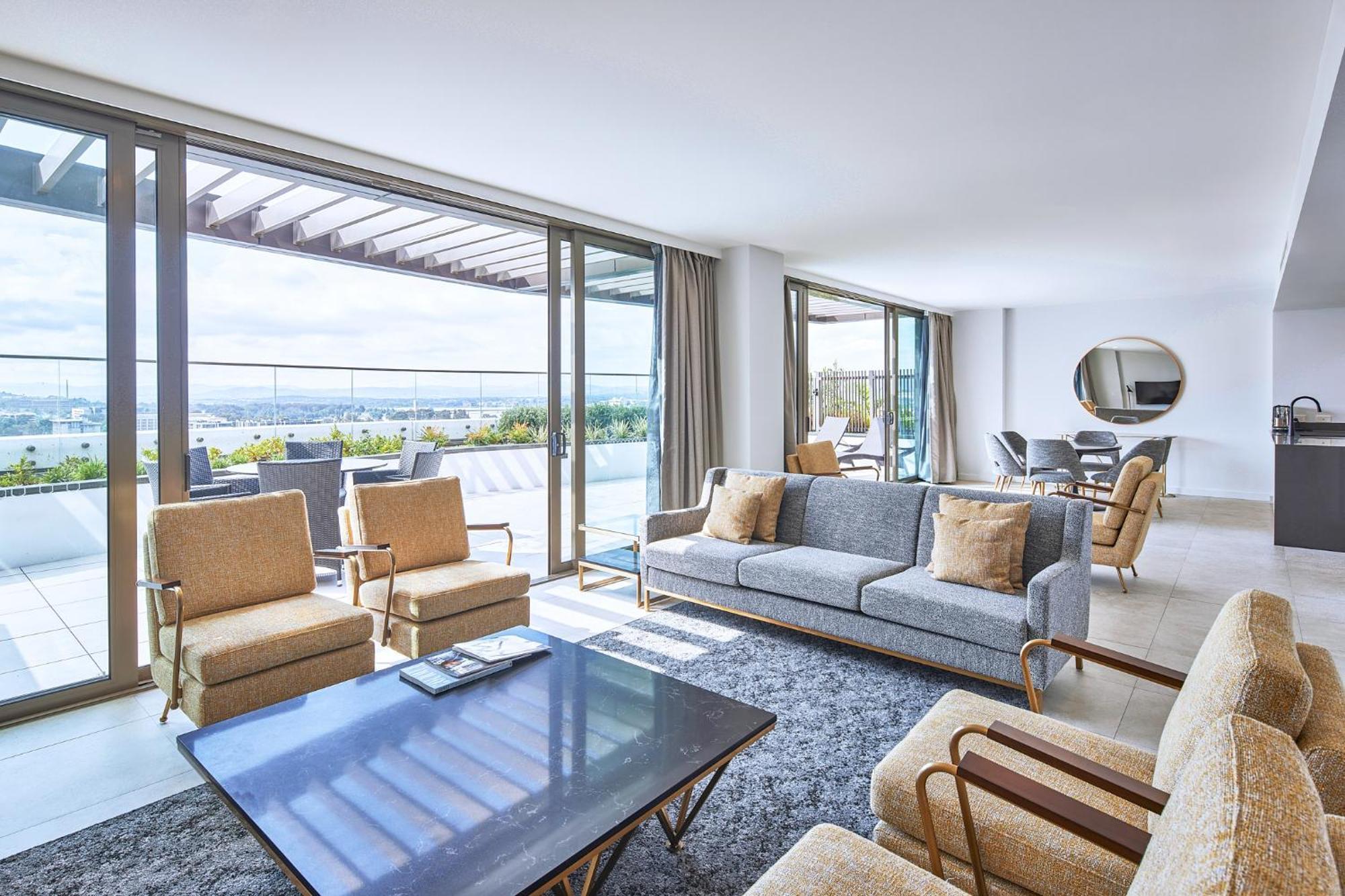 Meriton Suites キャンベラ エクステリア 写真 The Penthouse