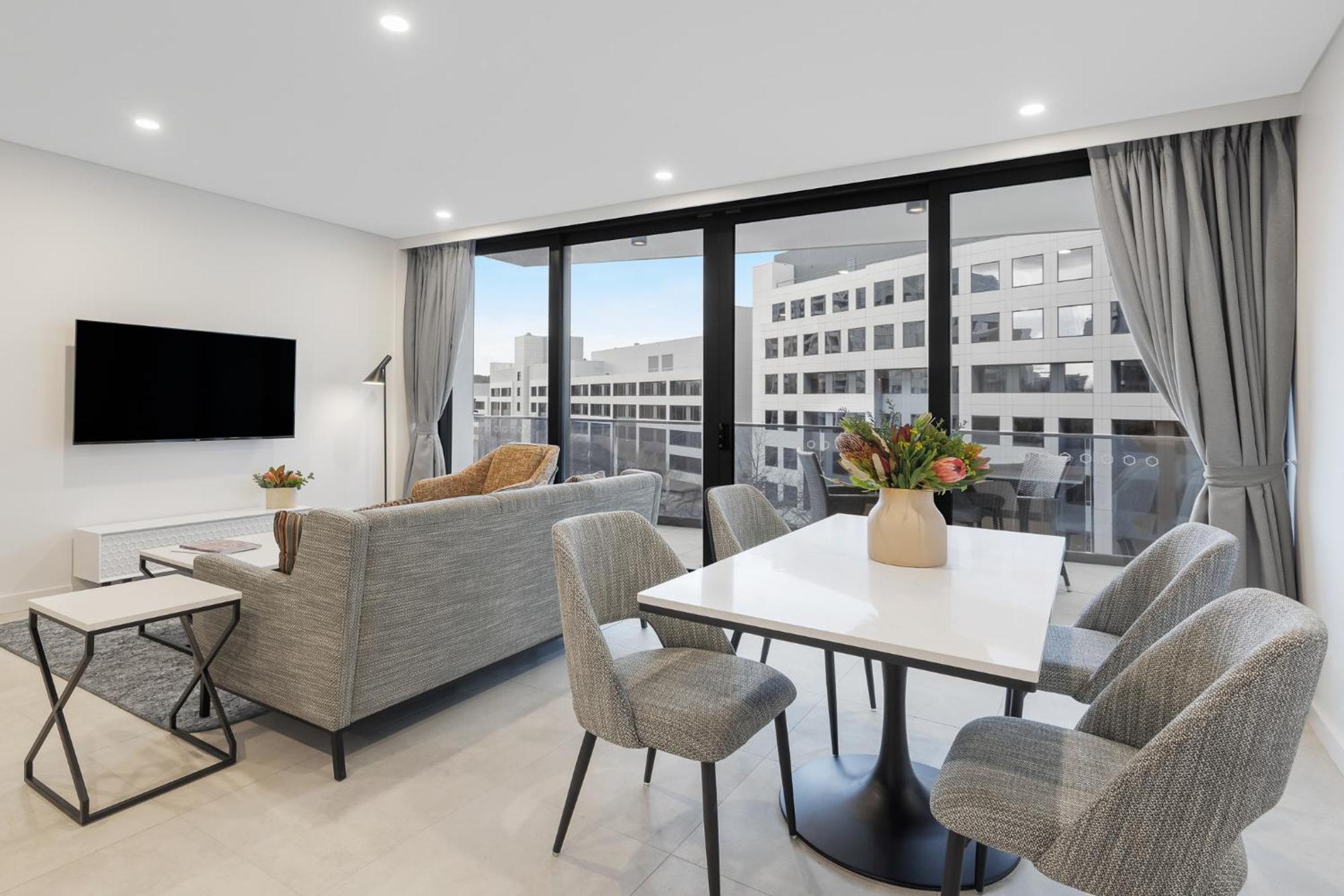 Meriton Suites キャンベラ エクステリア 写真 The interior of a typical apartment