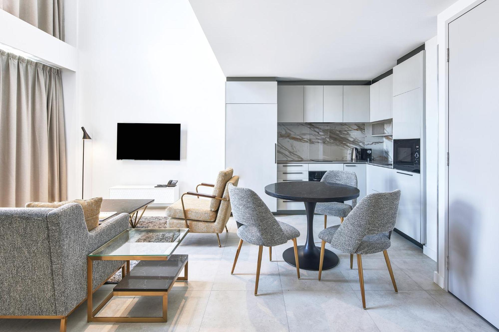 Meriton Suites キャンベラ エクステリア 写真 A typical apartment at The Collective Old Oak