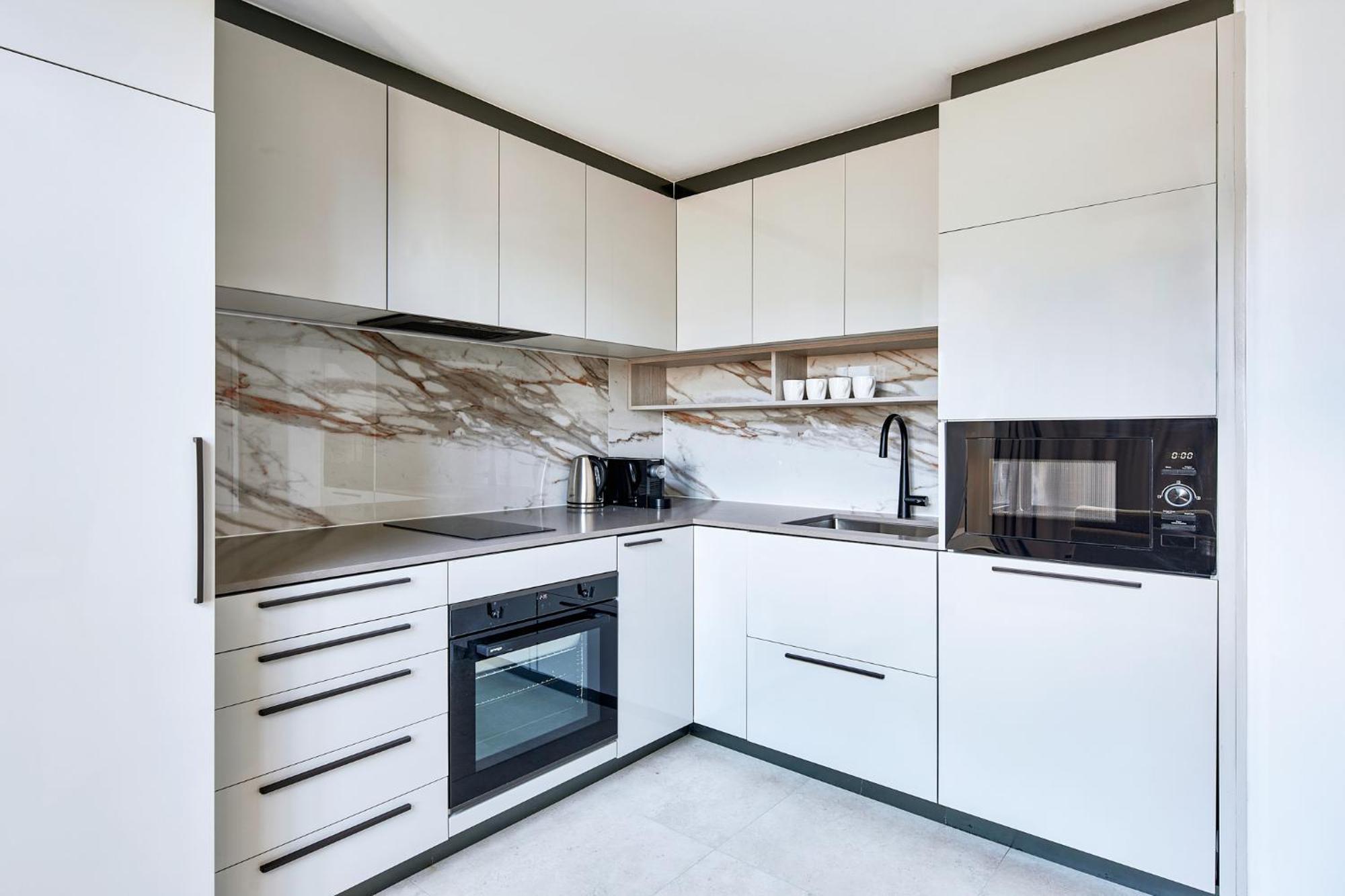 Meriton Suites キャンベラ エクステリア 写真 A modern kitchen