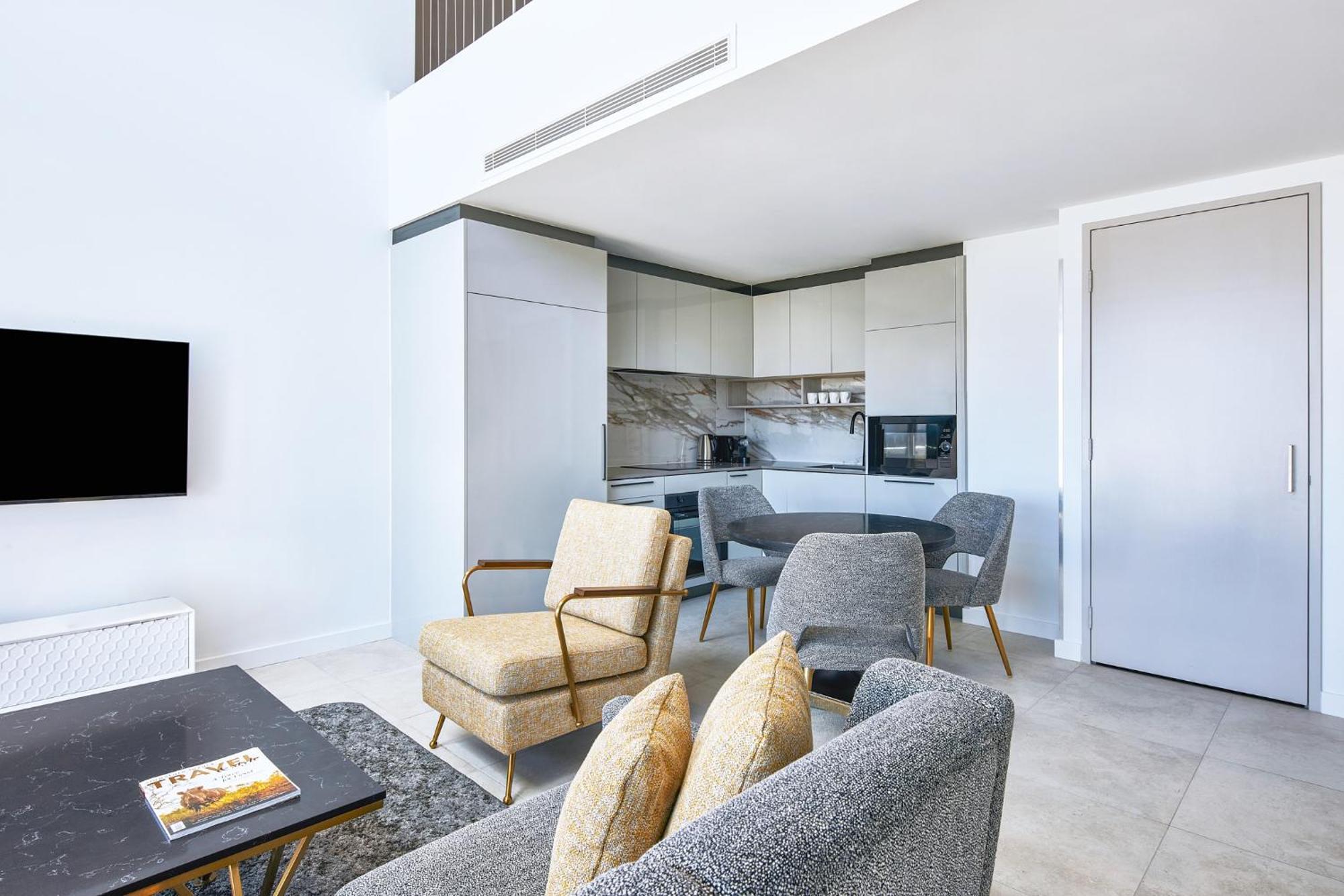 Meriton Suites キャンベラ エクステリア 写真 The interior of a typical apartment